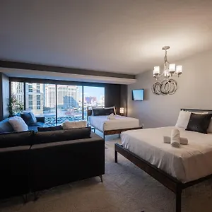  Apartment Iconic Vegas Views - 6 Comfy Beds, No Fees, Center Strip!
